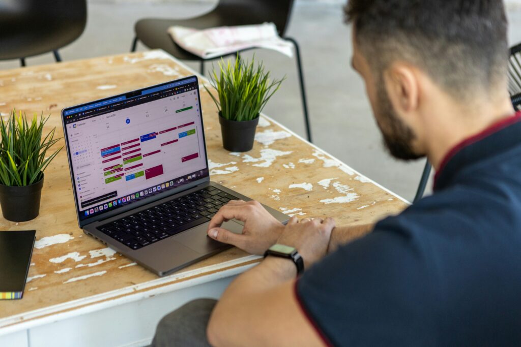 Freelancer using ChatGPT to research market rates and pricing