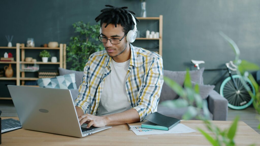 ChatGPT freelance proposals written on laptop by freelancer